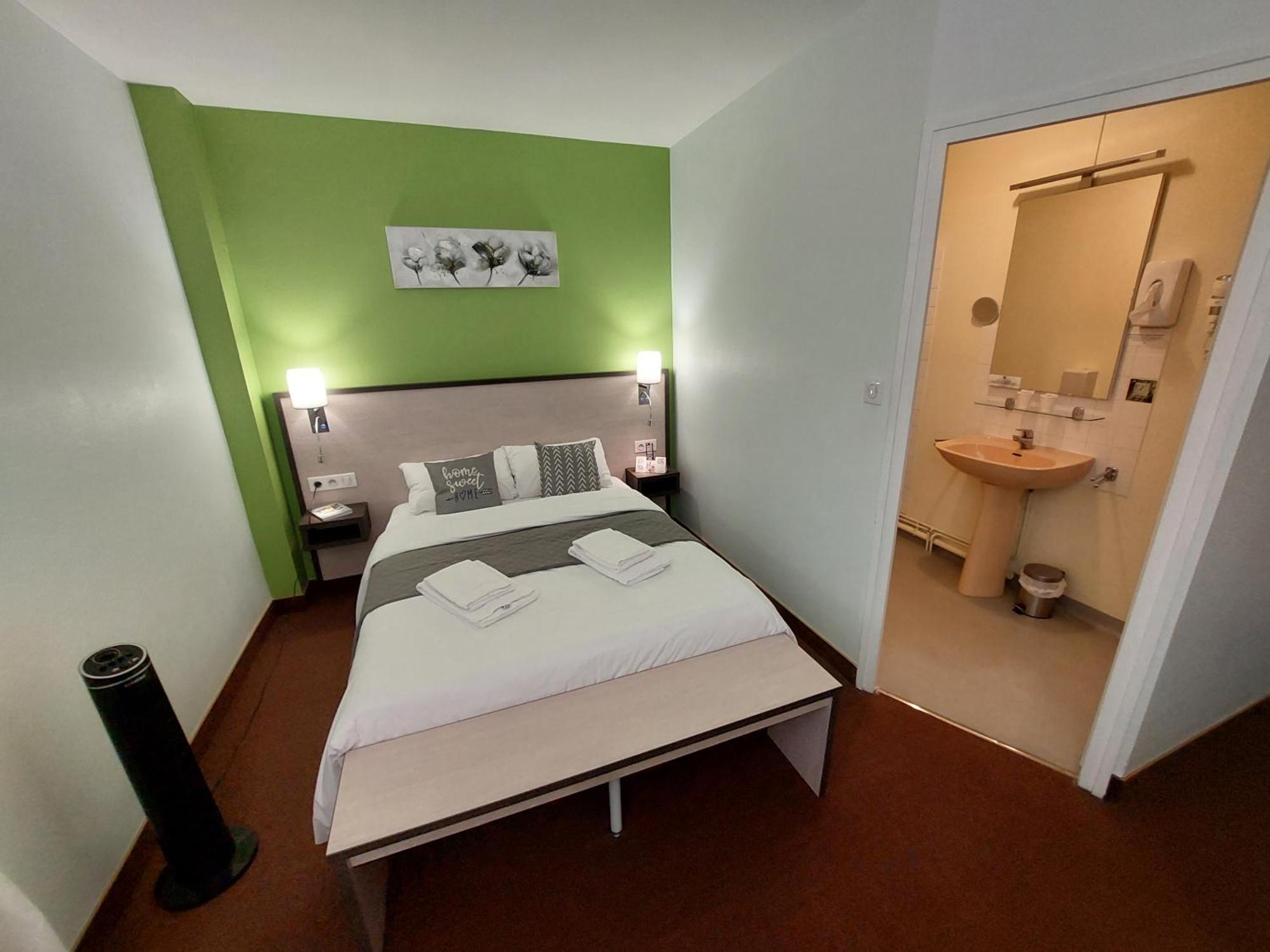 Le 120 - Groupe Logis Hotels - Ex Auberge La Terrasse La Châtaigneraie Zewnętrze zdjęcie