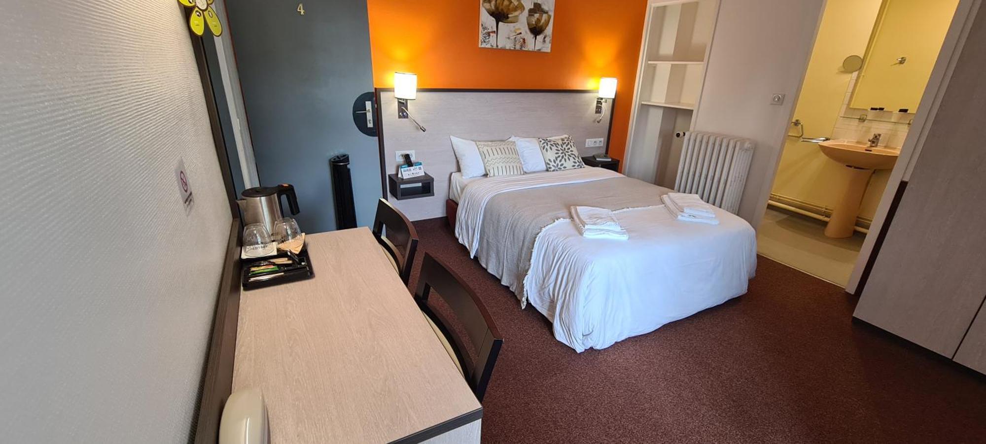Le 120 - Groupe Logis Hotels - Ex Auberge La Terrasse La Châtaigneraie Zewnętrze zdjęcie